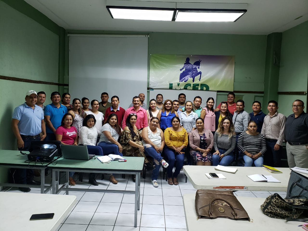 Con éxito, concluye Tebam semana de actualización docente