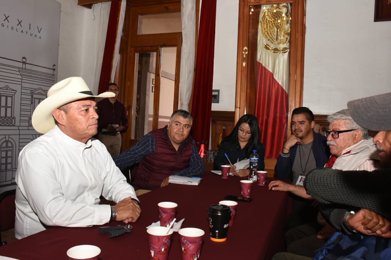  Legítima la exigencia de pago de los docentes: Salvador Arvizu