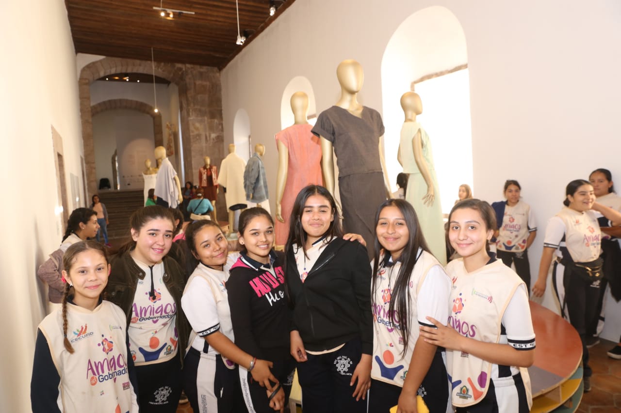  Maravillados y felices, adolescentes de Buenavista visitan Morelia