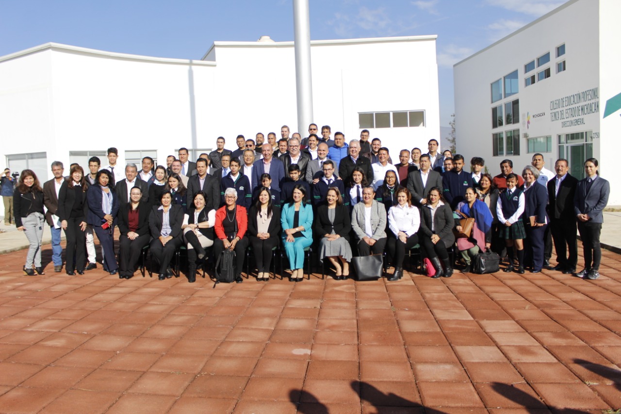 Se especializan docentes de Conalep en redes informáticas