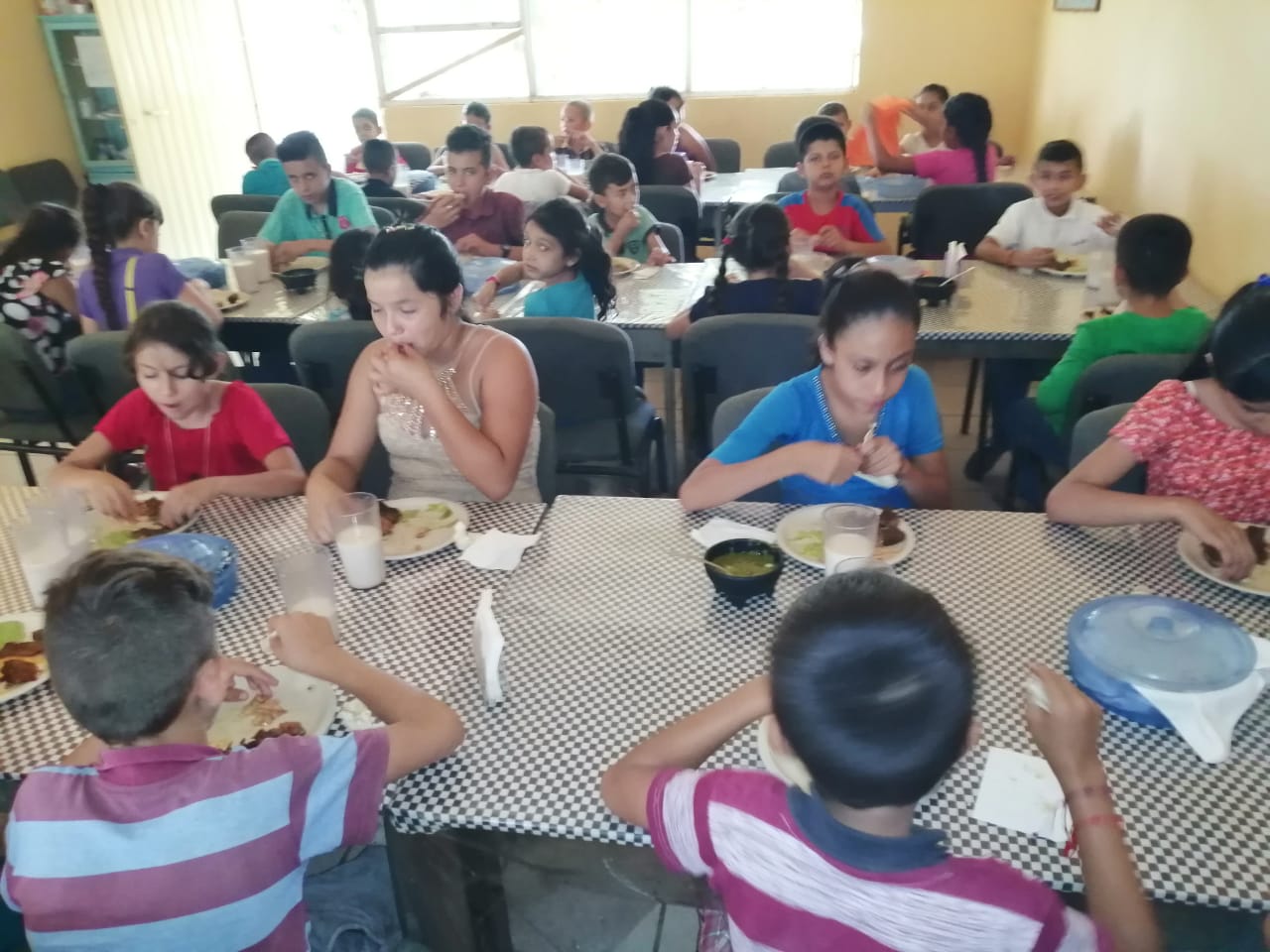  Atiende SEE a cerca de 3 mil menores en albergues y casas escuelas de Michoacán