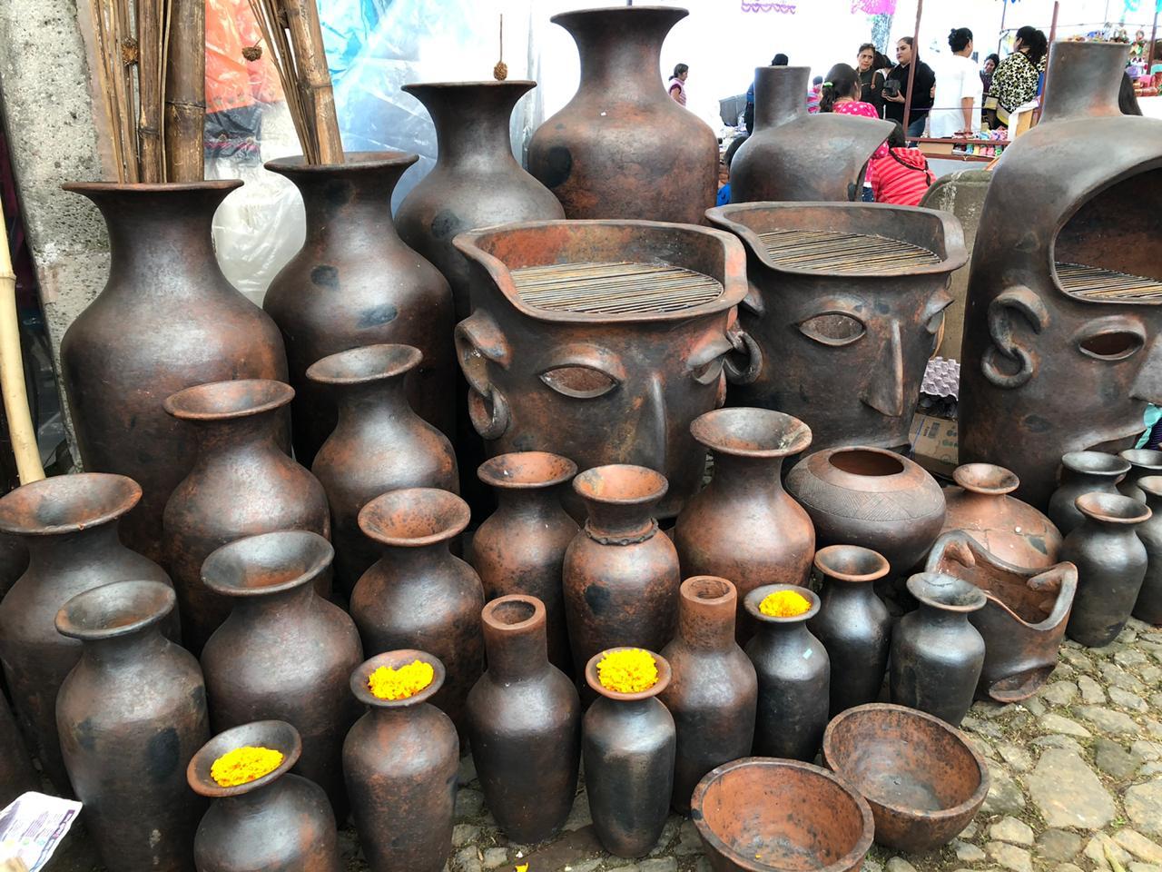Artífices de Cocucho alistan sus piezas para concurso artesanal