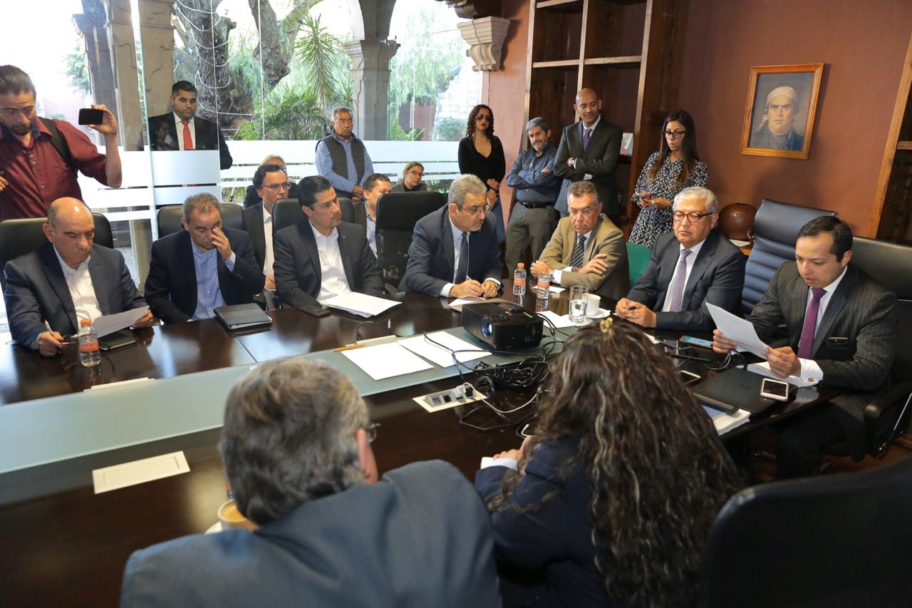  Realiza SFA junta de aclaraciones con bancos