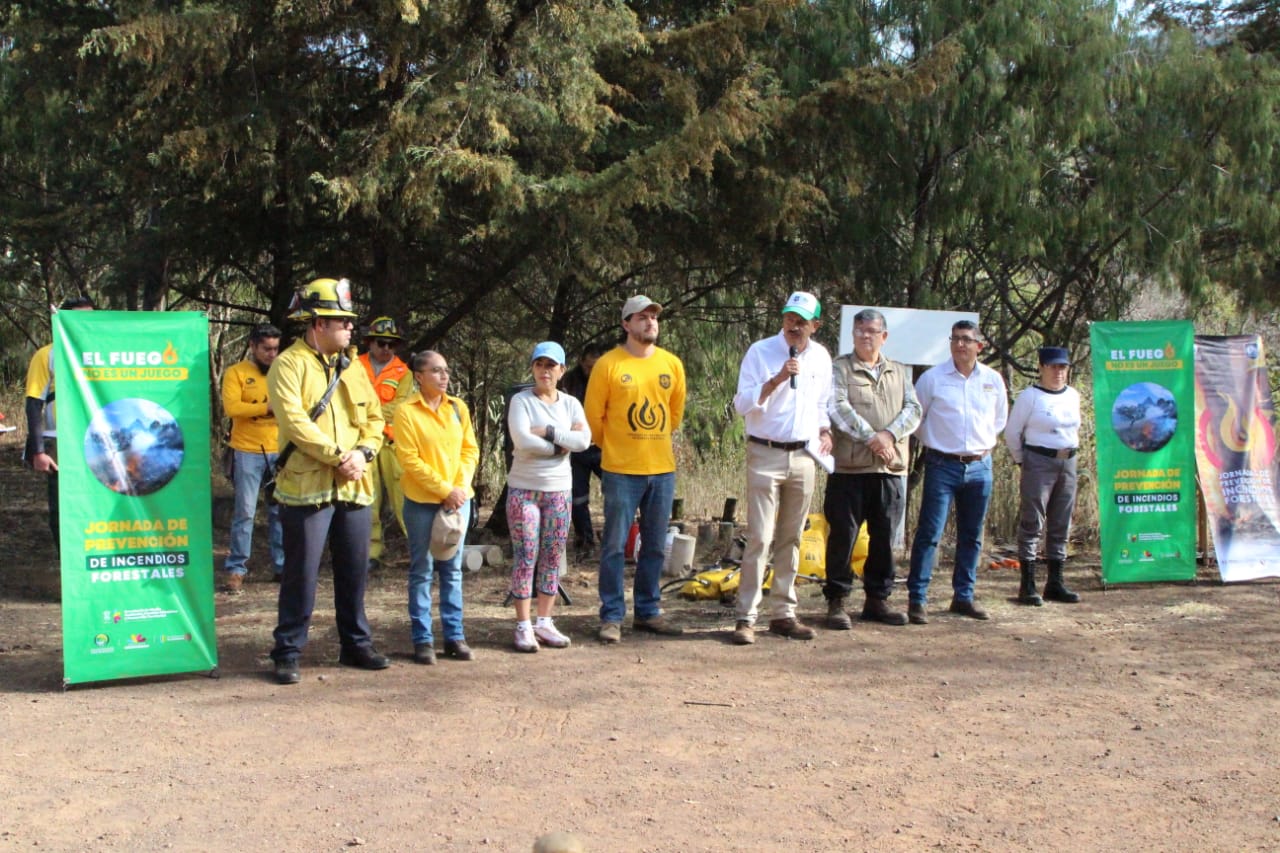 Llevan jornadas de prevención de incendios al Cerro de Punhuato