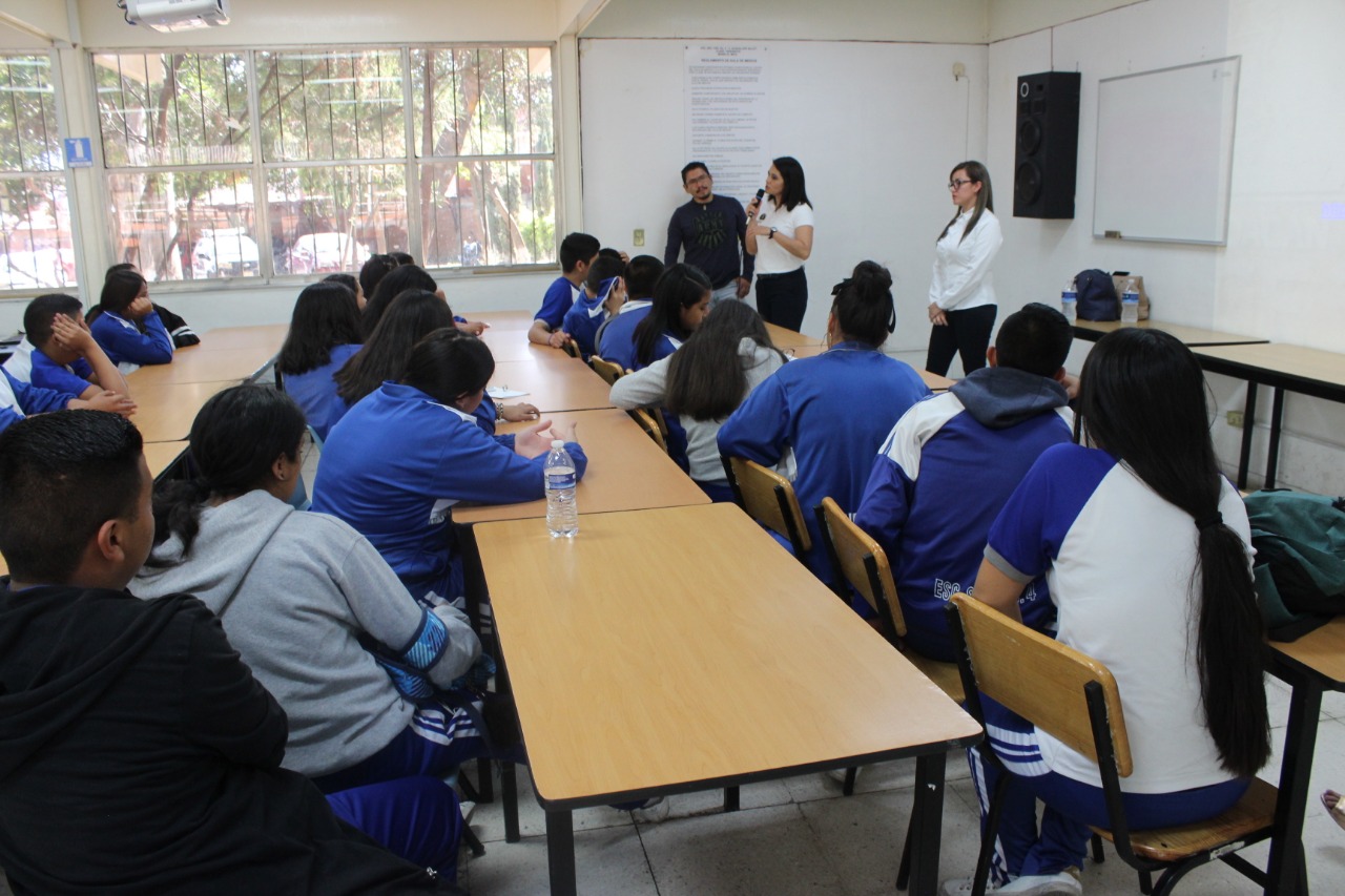  Más de 350 estudiantes  reciben taller  sobre uso adecuado de redes sociales y riesgos en internet, impartido por la FGE