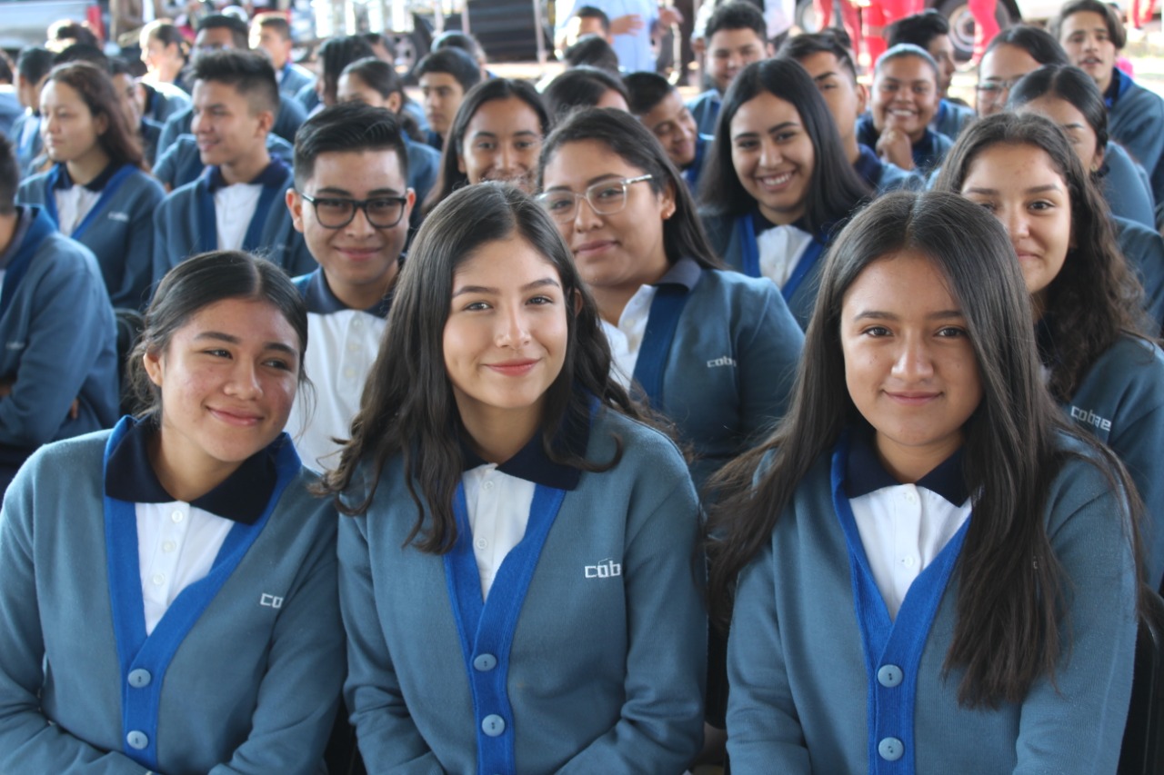  Espacios dignos para Cobaem Angamacutiro