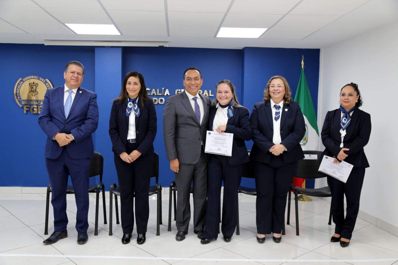  Certifica FGE, a facilitadores en materia de Mecanismos Alternativos en Materia Penal