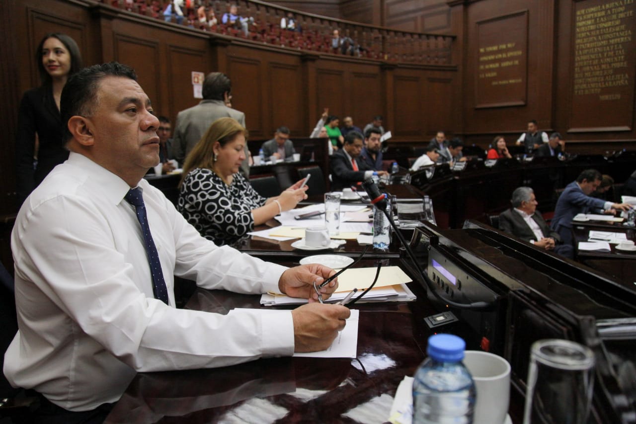 Convoca Fermín Bernabé a foro para reconstrucción social de Michoacán