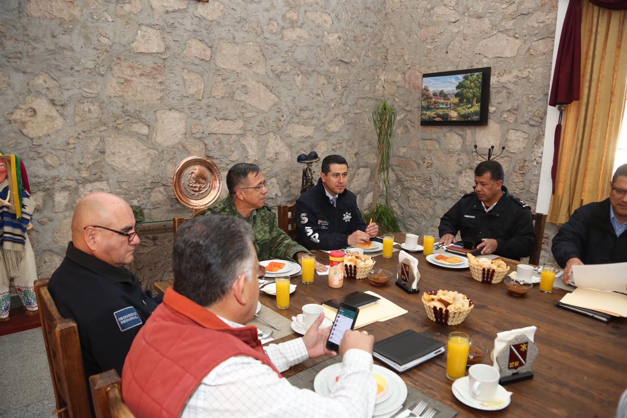  Acuerdan esquema de reconocimientos a personal policial y castrense