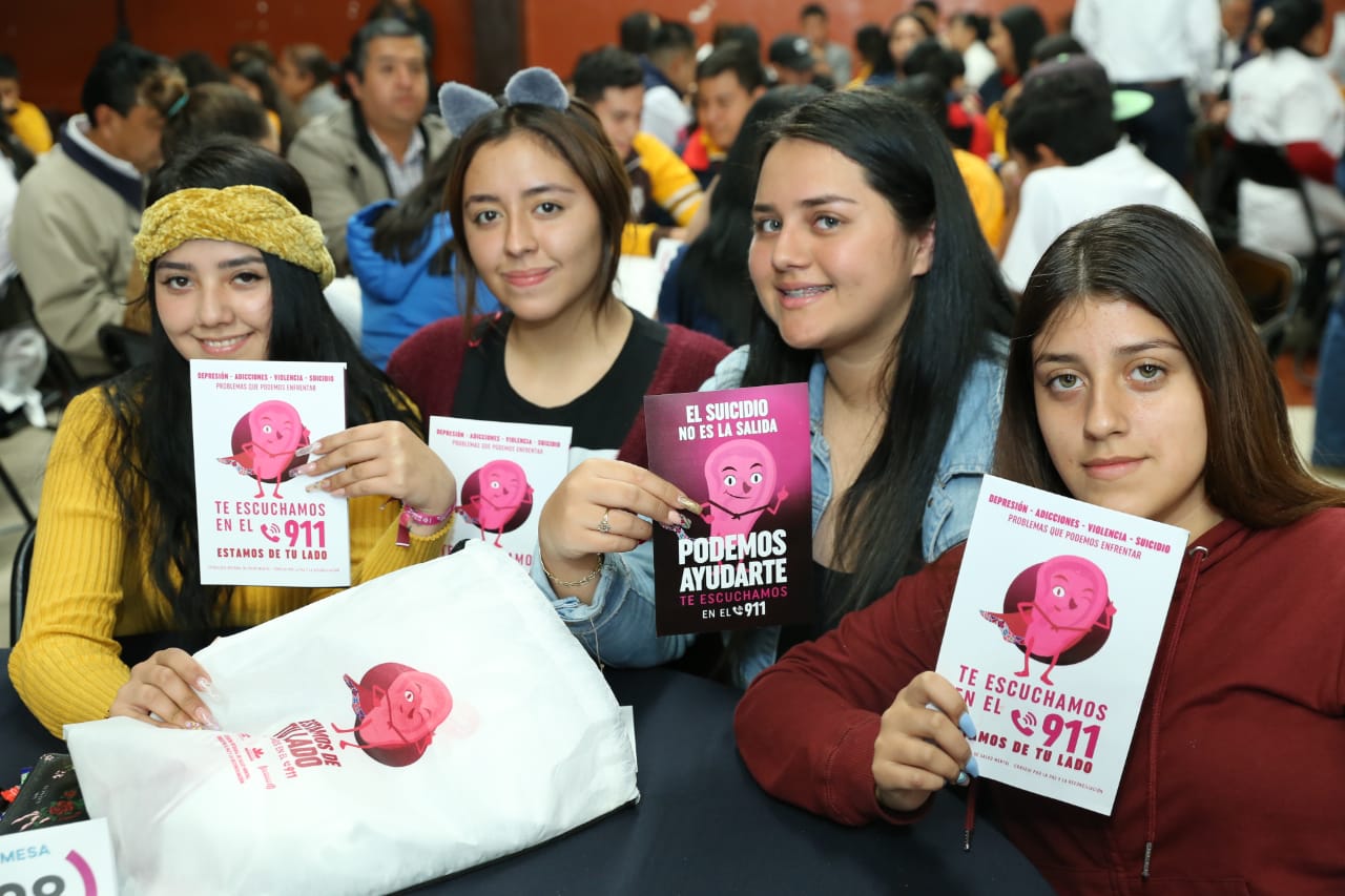 Aceptan reto jóvenes de Tacámbaro y dicen lo que piensan en Foro Escucha