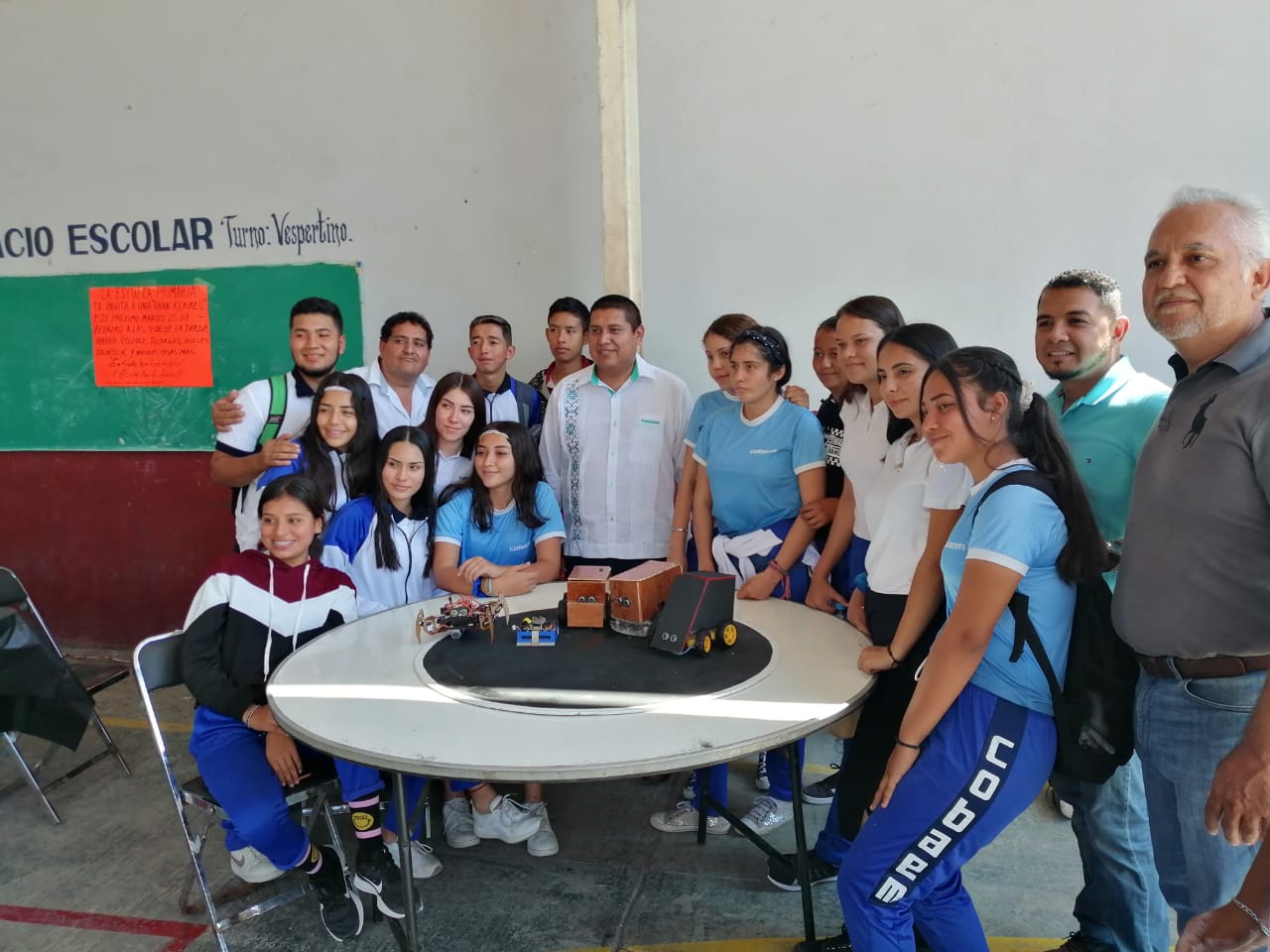 Reciben con júbilo Caravana de la Ciencia en Aquila