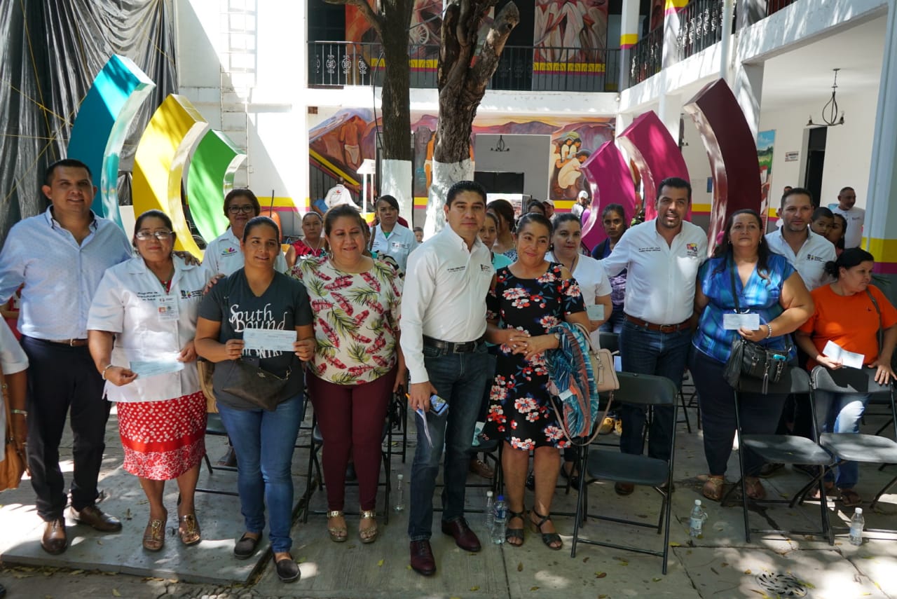  Cumple Gobierno del Estado con auxiliares de salud