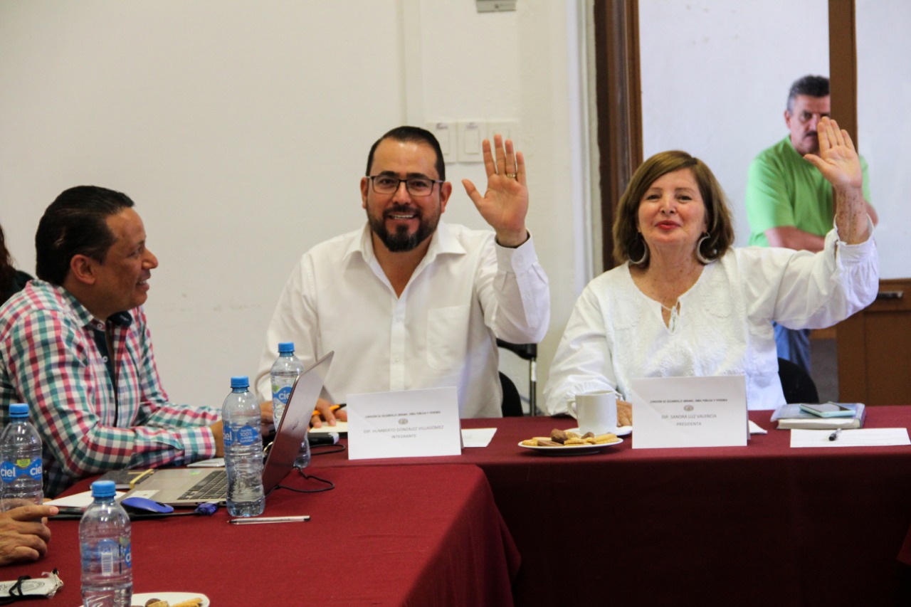 Se reúne Comisión de Desarrollo Urbano, Obra Pública y Vivienda con integrantes de la CMIC
