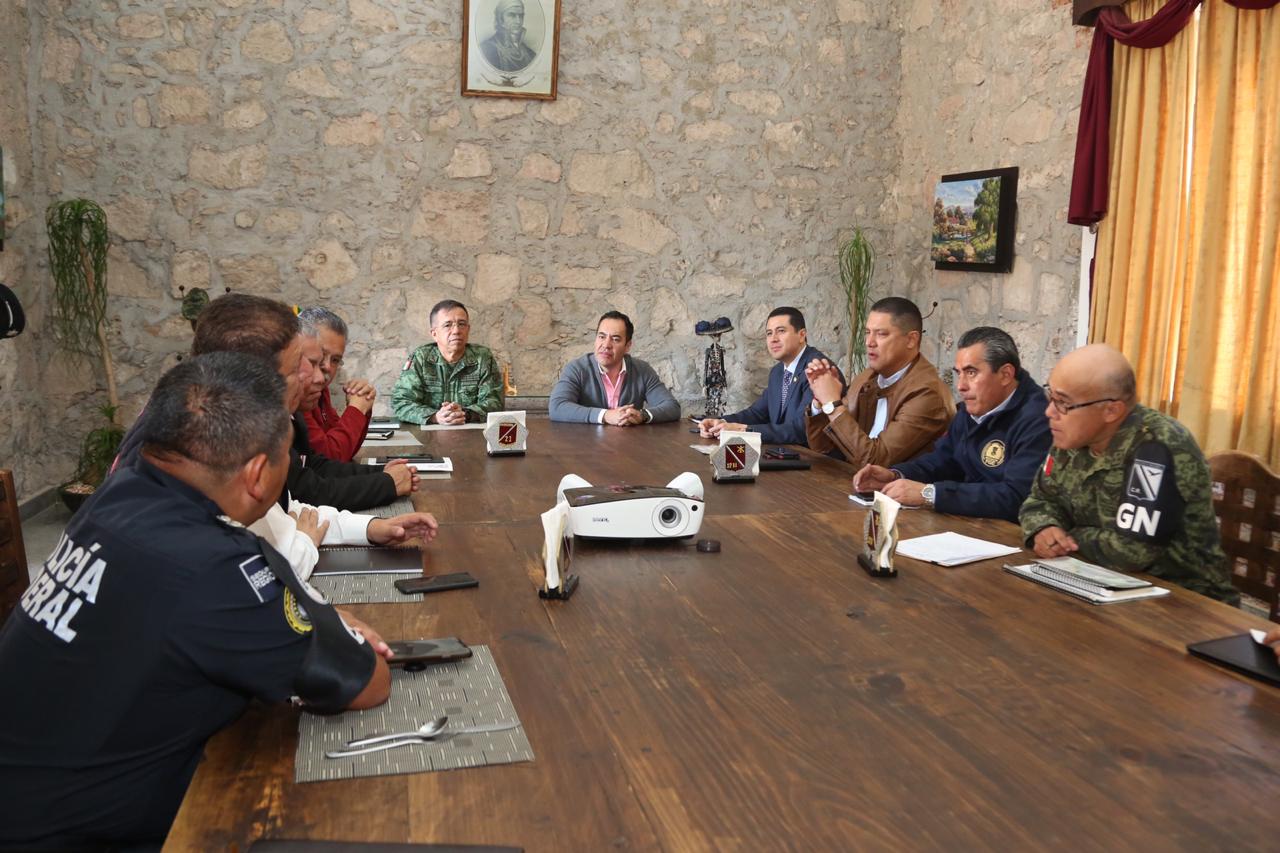 Acuerdan protocolo para el tránsito de vehículos de carga en Michoacán