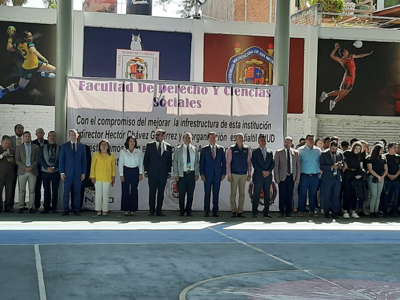 Inauguran techumbre de cancha de usos múltiples en la Facultad de Derecho