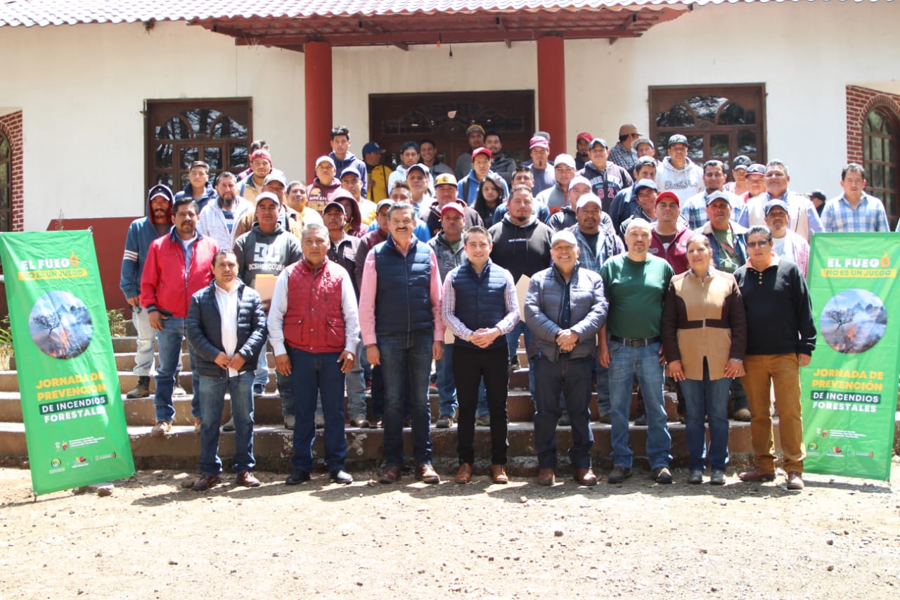  Brigadas reciben capacitación para combatir incendios forestales en Paracho