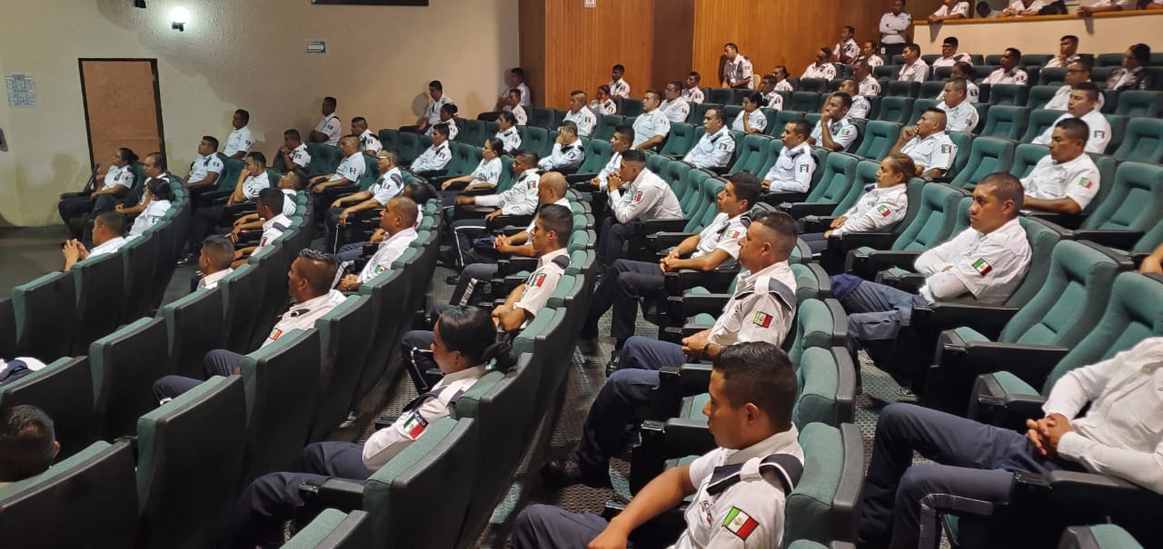  Refuerzan cadetes filtros sanitarios en la Terminal de Autobuses de Morelia