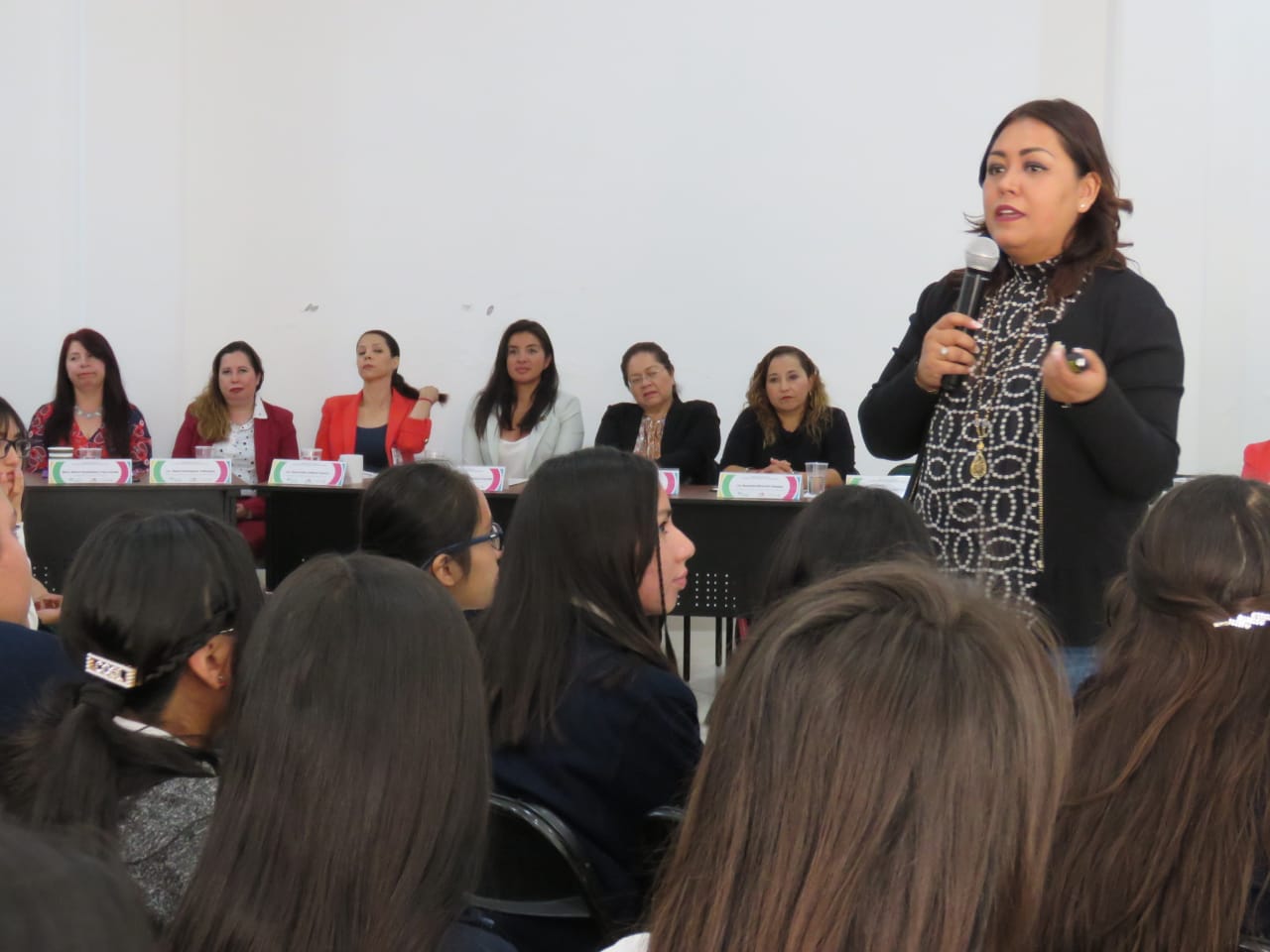  Concientizan a la comunidad estudiantil de cara al Día Internacional de la Mujer