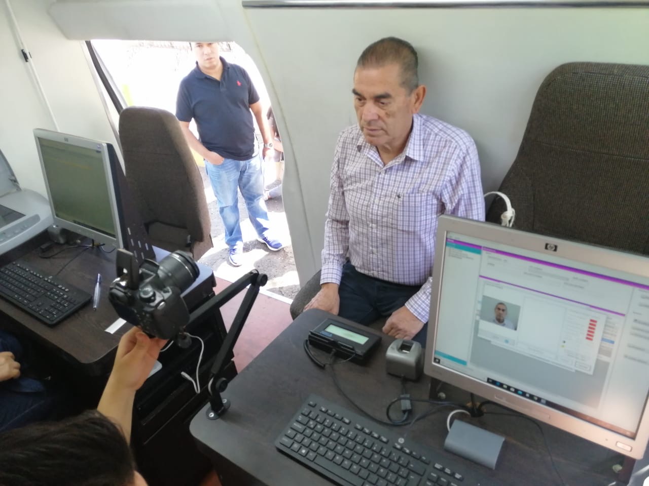 Cambia de ubicación módulo móvil para expedición de licencias que se instalaría en Segob