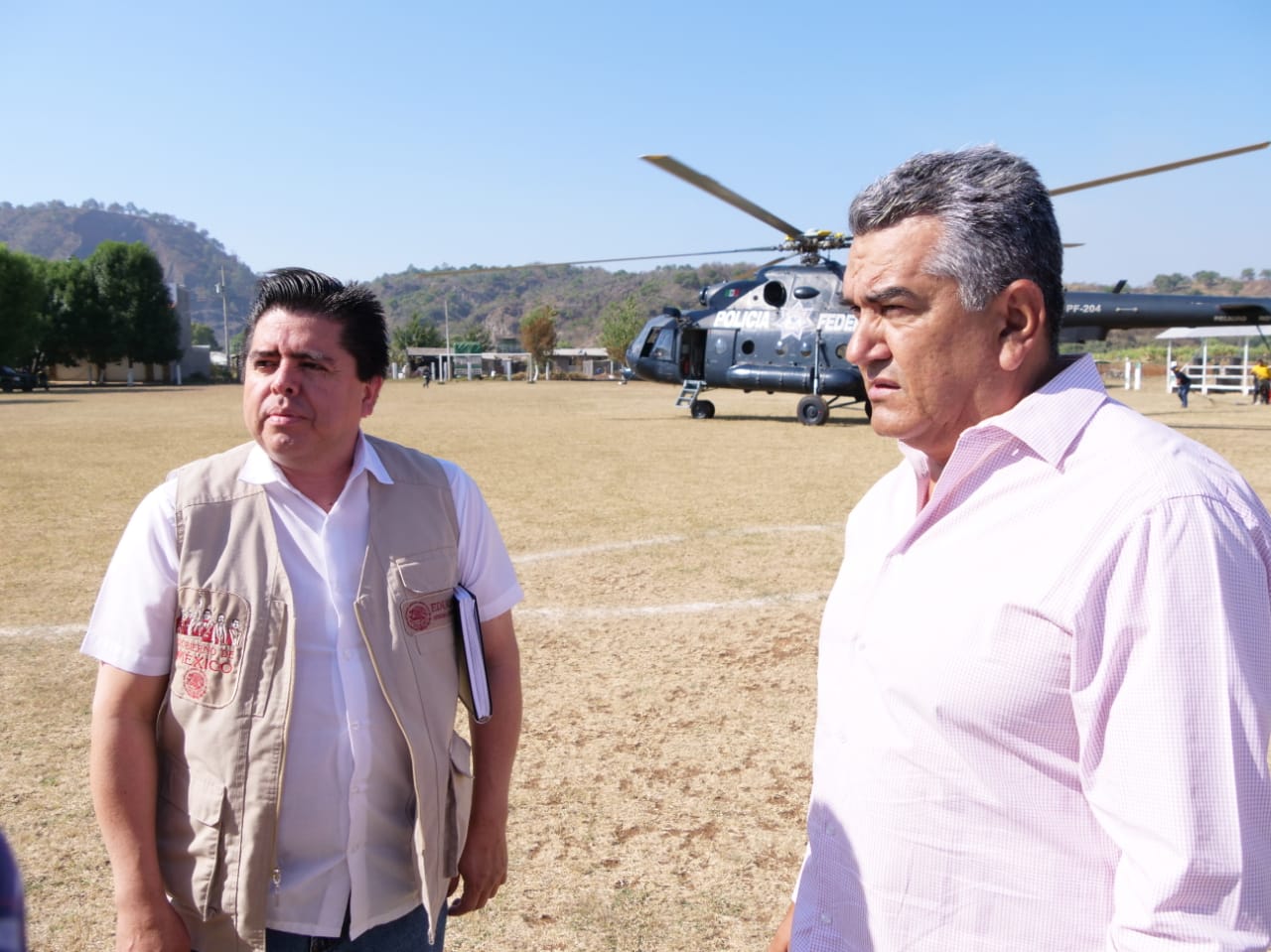  Federación, estado y municipios, combaten incendios forestales en Michoacán