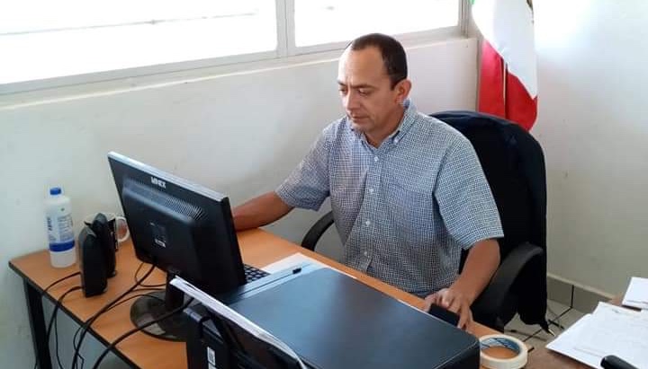  Reanudan estudiantes del CECyTEM clases en línea