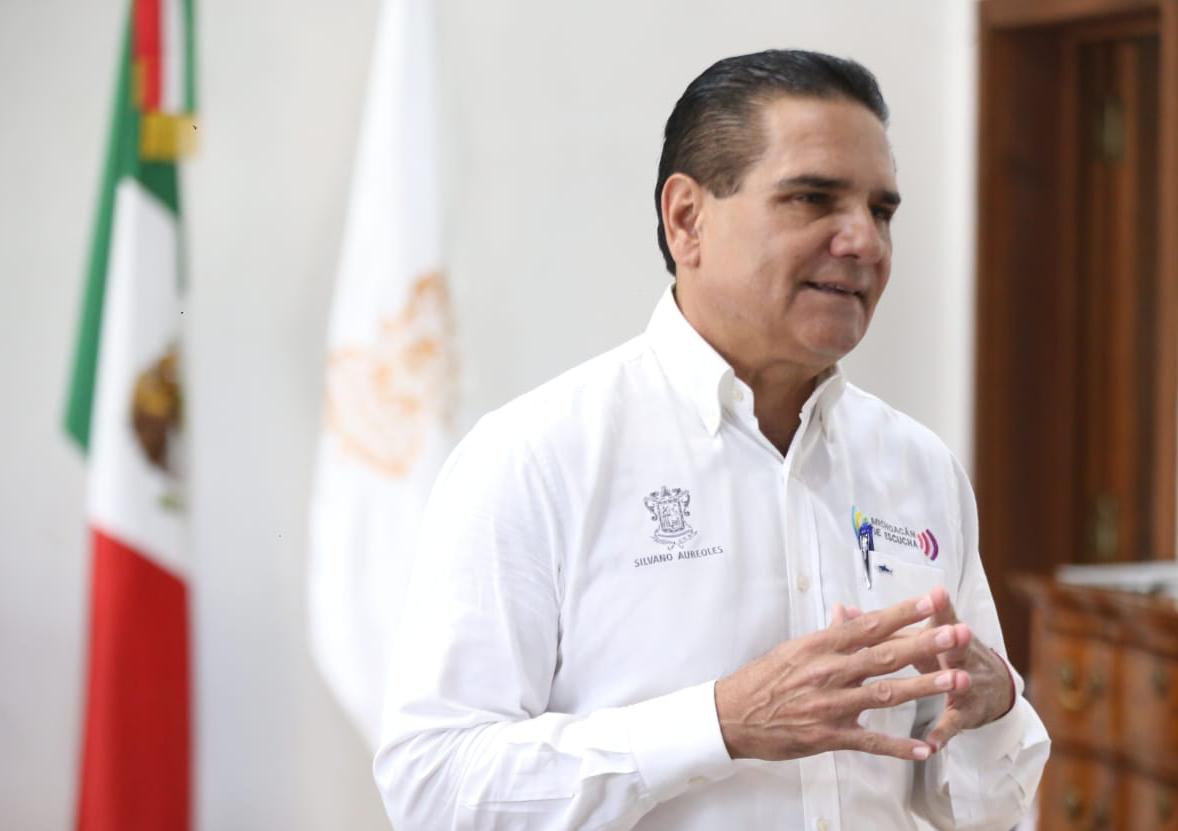 Desmiente Silvano Aureoles a funcionarios de salud federal