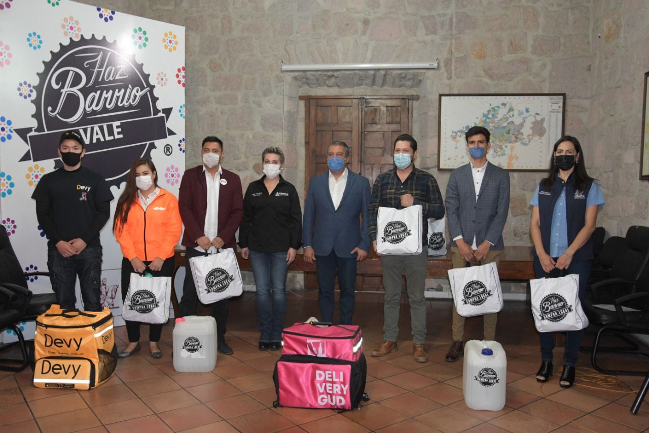  Entrega Raúl Morón material preventivo y sanitizante a repartidores de alimentos de aplicaciones móviles