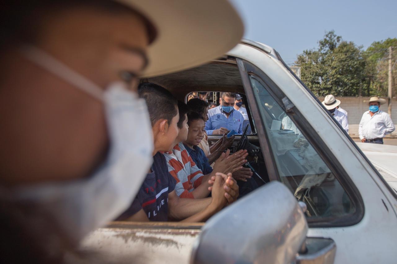  Supervisa Silvano Aureoles filtro sanitario en la frontera con Guerrero