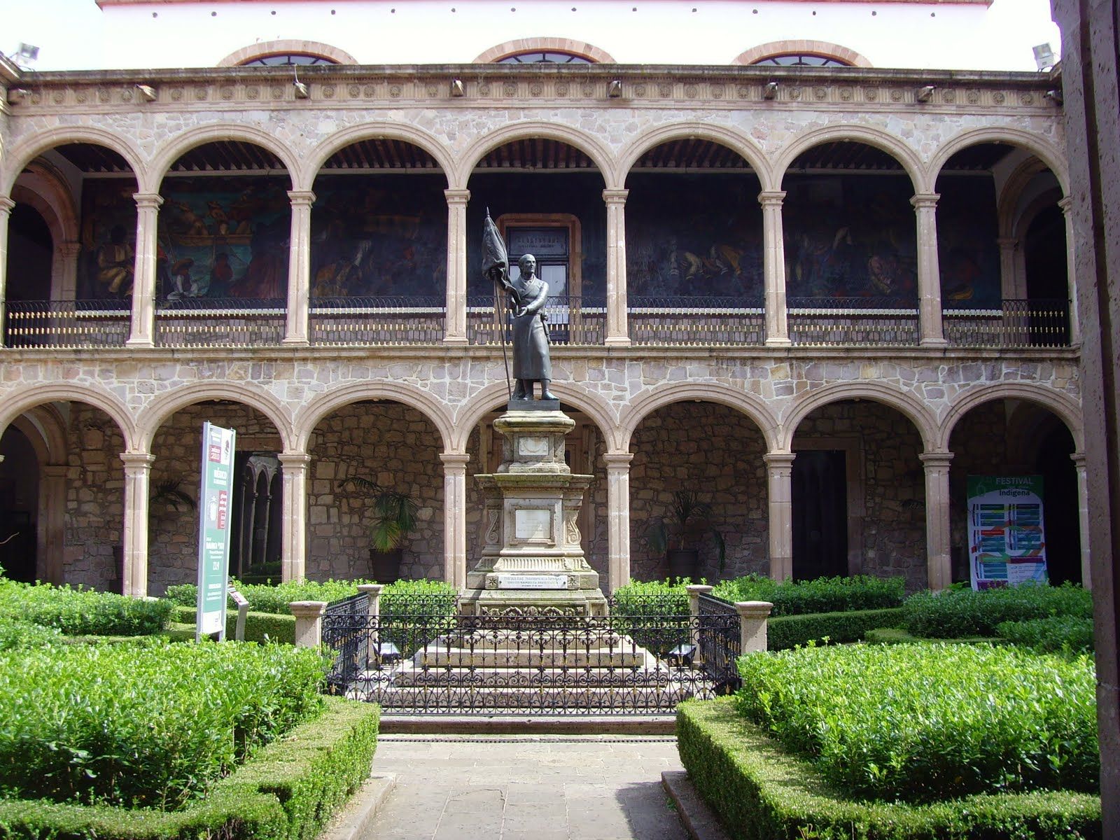  Entrega informe presupuestal 2019 el rector de la UMSNH