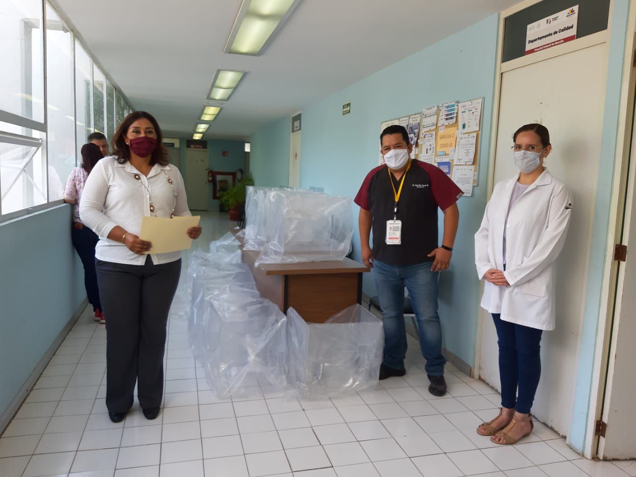  Dona DIF Morelia cubos de acrílico para pacientes en Hospital Infantil