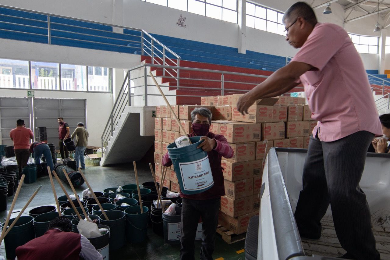 Pone en marcha Raúl Morón entrega de kits de limpieza en 40 colonias vulnerables