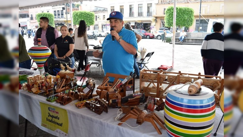  Trabaja Icatmi en la preservación del juguete artesanal michoacano