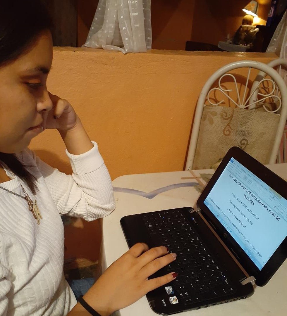  Autoridades educativas analizan estrategias para la educación a distancia