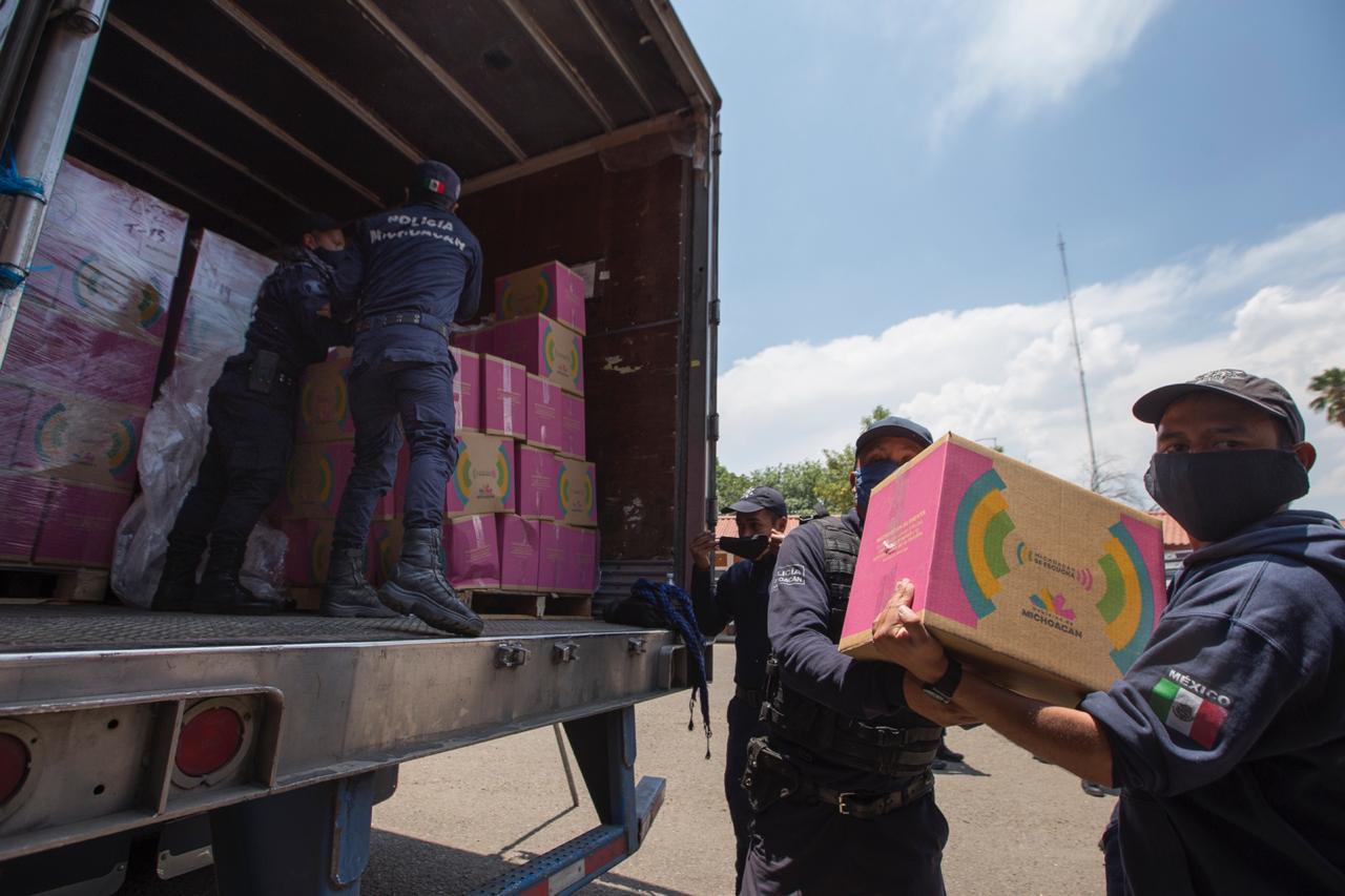 Inicia distribución de paquetes alimentarios en las 15 regiones de Michoacán