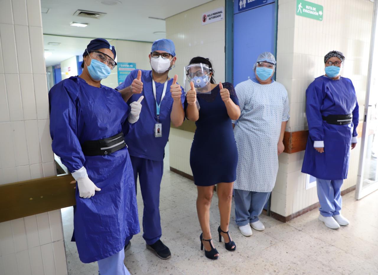 Personal hospitalario no da tregua al COVID-19, dan de alta a otra paciente en LC