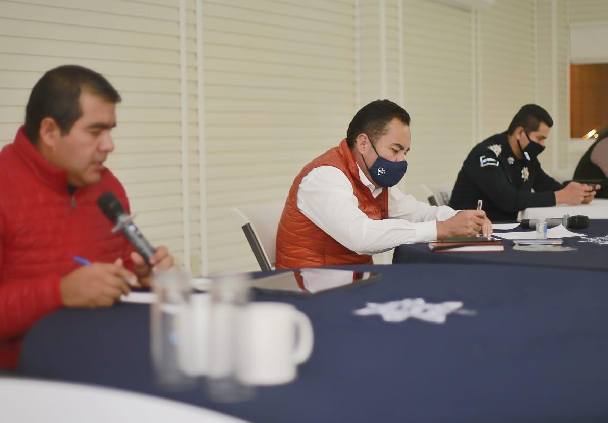  Desplegados, más de 250 brigadistas para combatir incendio en cerro “El Cacique”