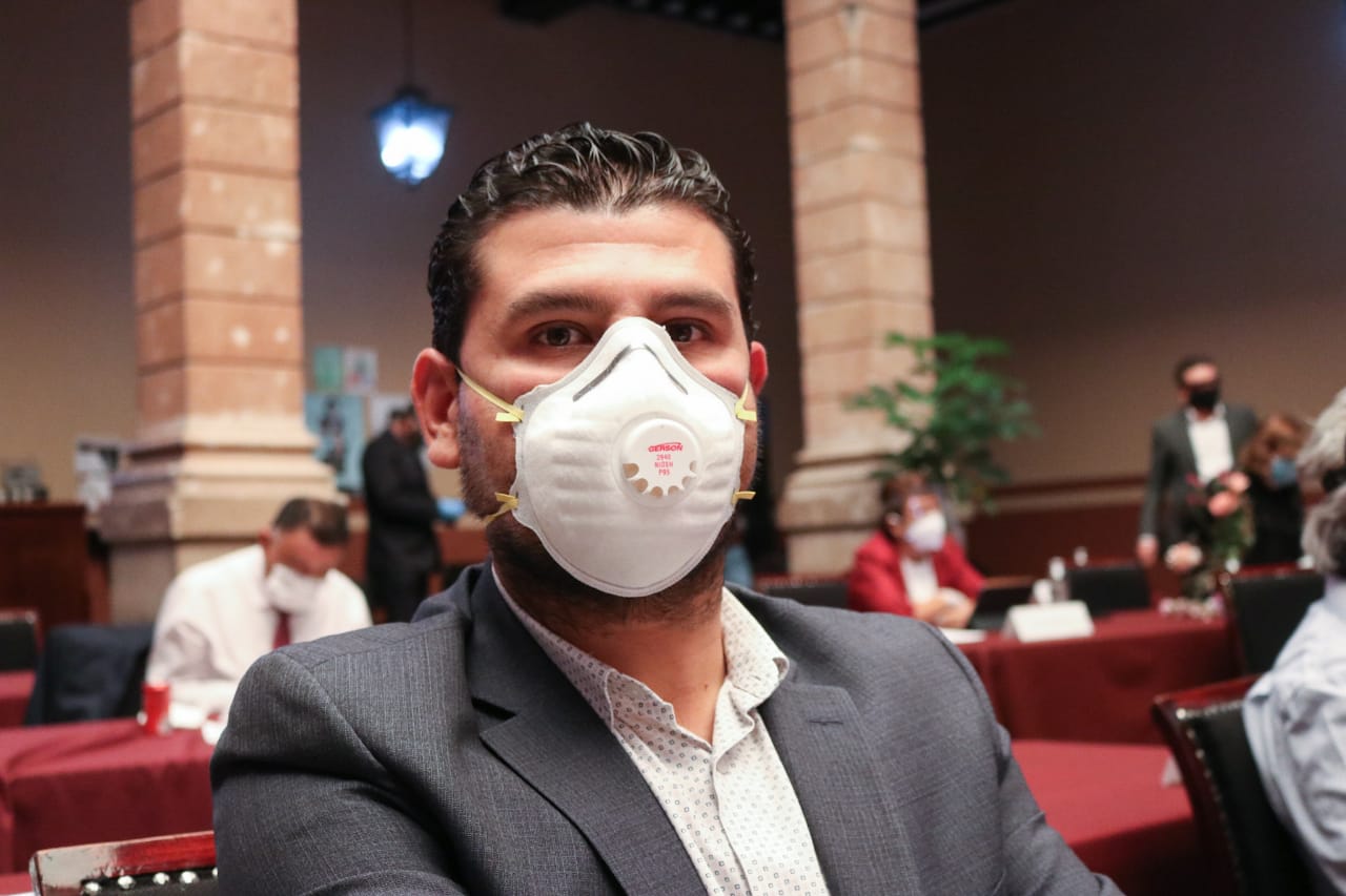  Pensión para jefas de familia en Michoacán propone Octavio Ocampo