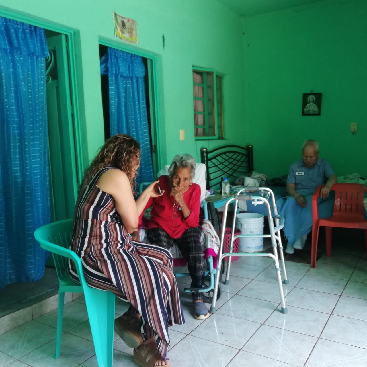  Gudelia, mujer de familia migrante que celebró el 10 de mayo vía telefónica y a través de redes sociales