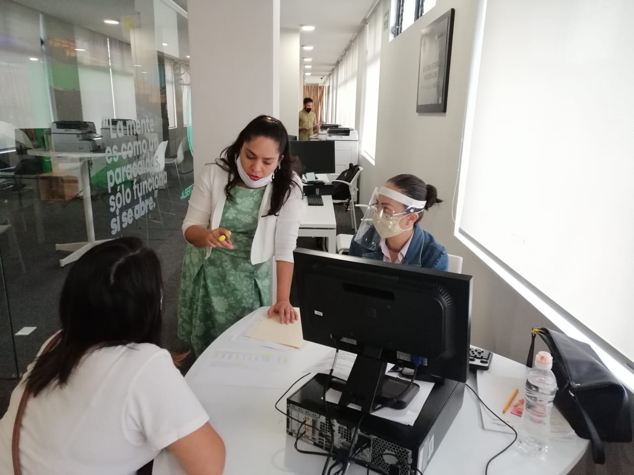  Michoacanos salen adelante gracias a los créditos del Gobierno del Estado
