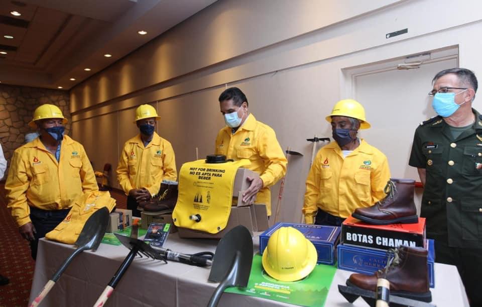  Gobierno del estado fortalece a brigadistas contra incendios forestales