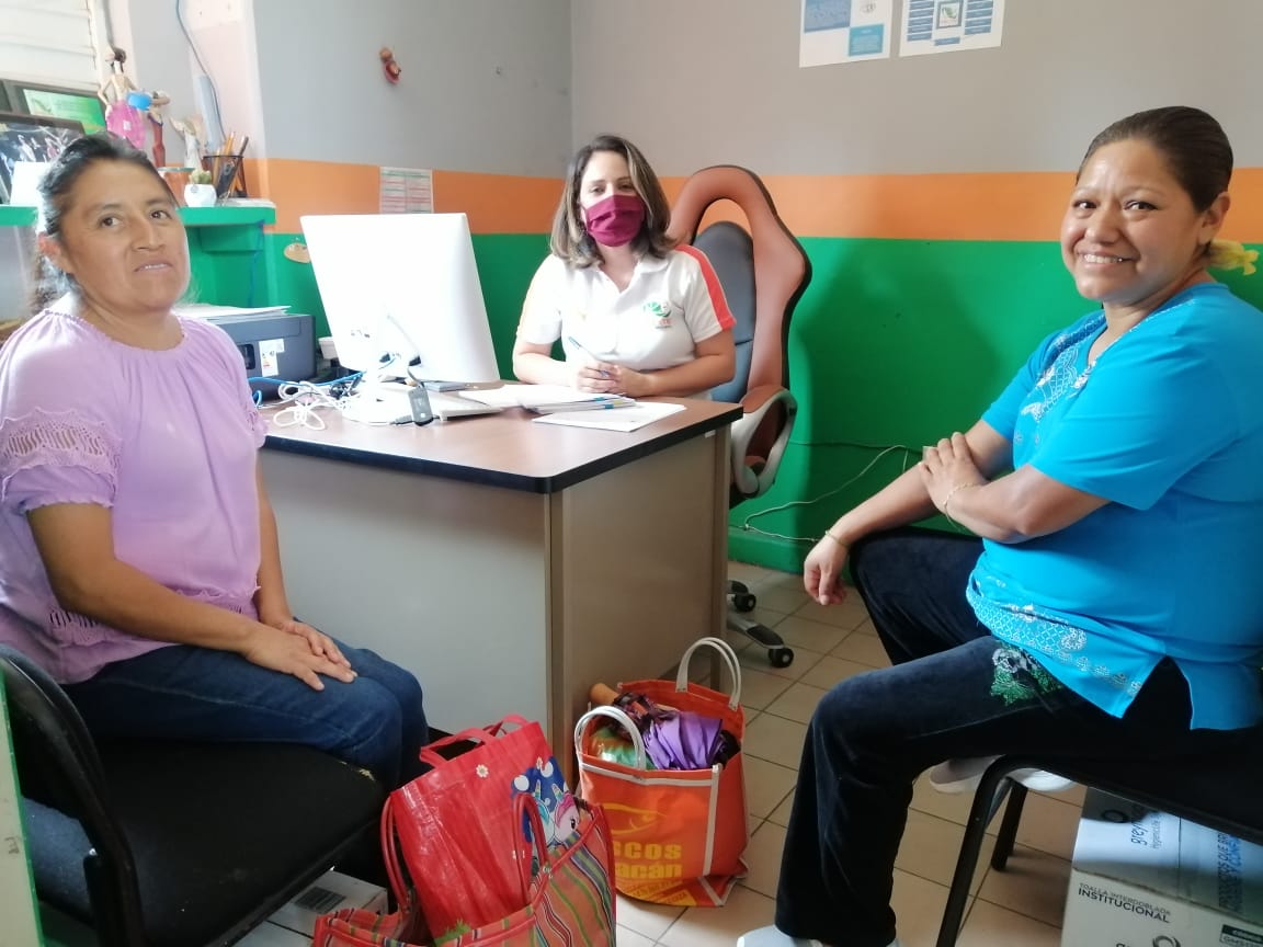  Directivos del CECyTEM mantienen comunicación con padres de familia