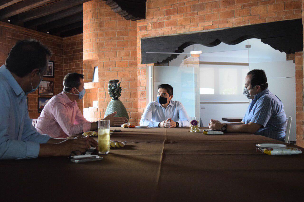 Arturo Hernández sostiene reunión con empresarios michoacanos y nacionales