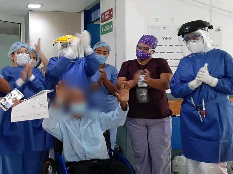  Superan COVID-19 tres hombres en Lázaro Cárdenas