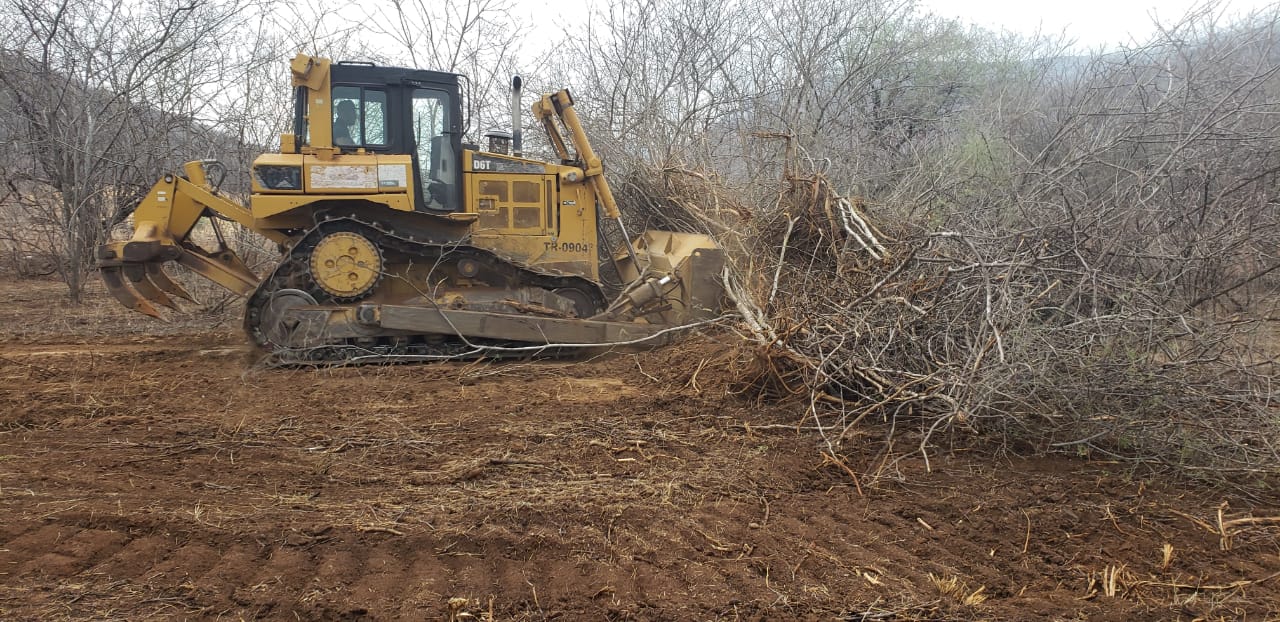  Apoya Gobierno de Michoacán al municipio de Lázaro Cárdenas en desazolve y limpieza de canales