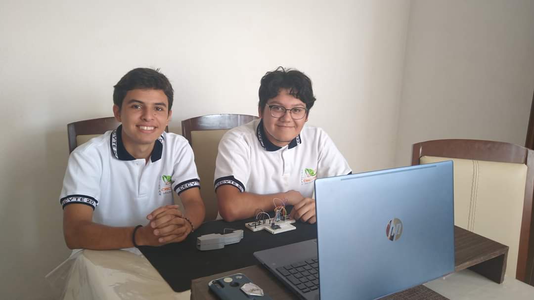 Estudiantes del CECyTEM, entre los finalistas de Concurso Nacional de Creatividad e Innovación Tecnológica
