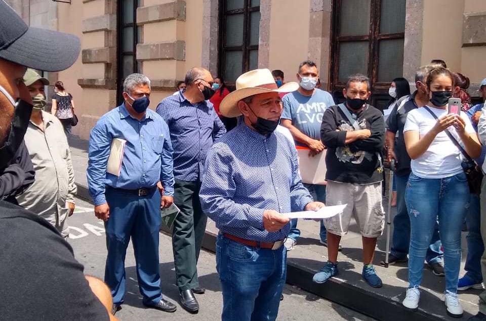 Atiende diputado Salvador Arvizu a transportistas