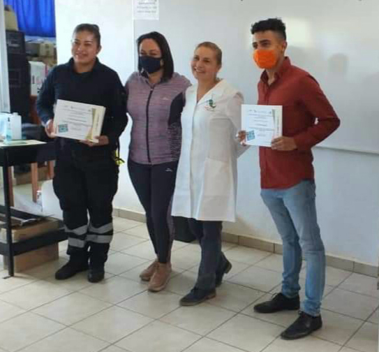  Coadyuva personal del CECyTEM con pobladores de Lagunillas en materia de salud