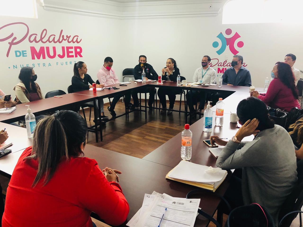  Acuerdan agilizar entrega de créditos en programa Palabra de mujer