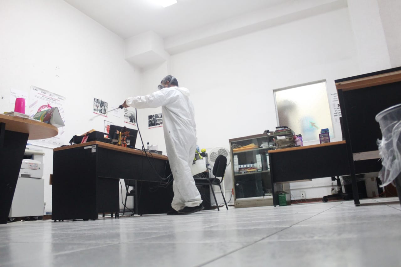 Desinfectan oficinas del Ijumich para brindar un servicio seguro