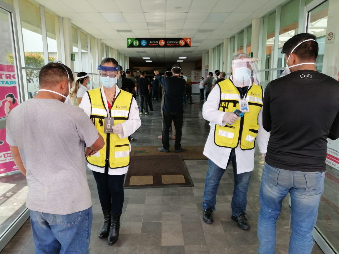  Monitorea SSM salud de connacionales repatriados en aeropuerto de Morelia